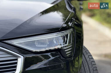 Внедорожник / Кроссовер Audi e-tron 2020 в 