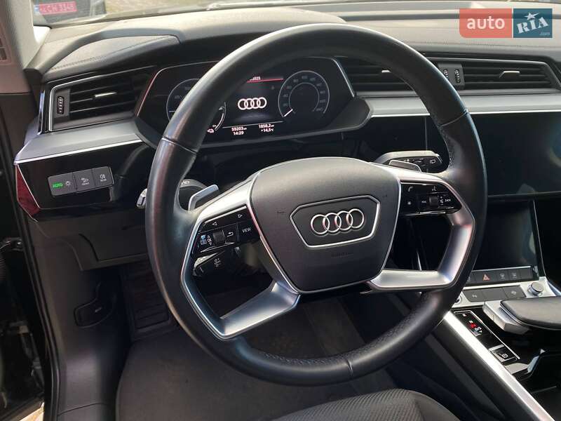 Позашляховик / Кросовер Audi e-tron 2022 в Львові