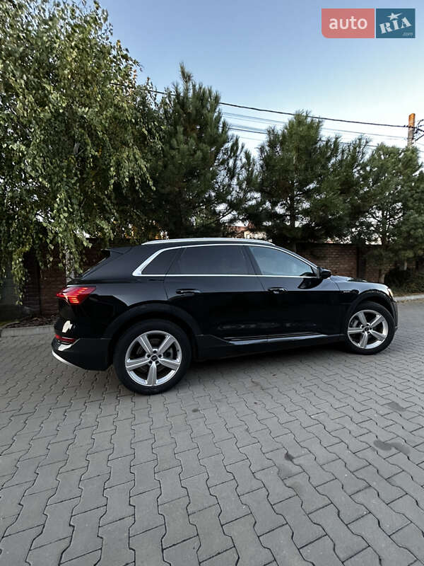 Позашляховик / Кросовер Audi e-tron 2023 в Києві