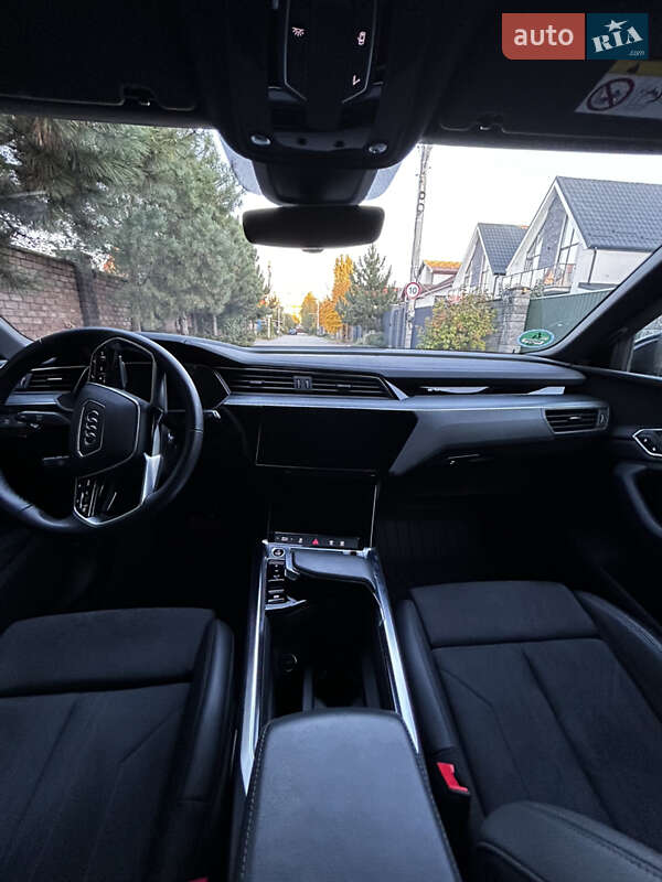 Позашляховик / Кросовер Audi e-tron 2023 в Києві