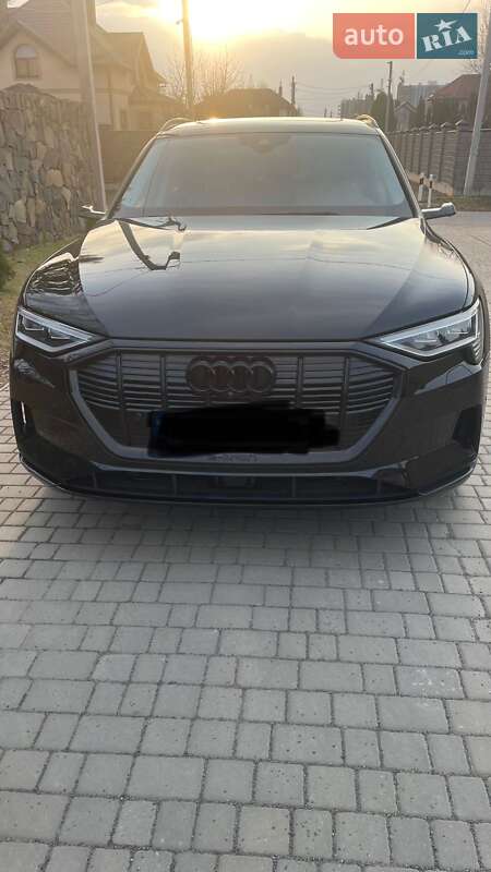 Внедорожник / Кроссовер Audi e-tron 2019 в 