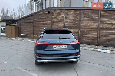 Позашляховик / Кросовер Audi e-tron 2019 в 