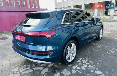 Внедорожник / Кроссовер Audi e-tron 2020 в 