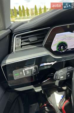 Внедорожник / Кроссовер Audi e-tron 2020 в 