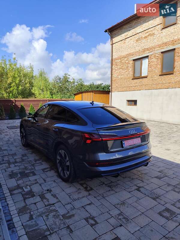 Позашляховик / Кросовер Audi e-tron 2021 в Радехові