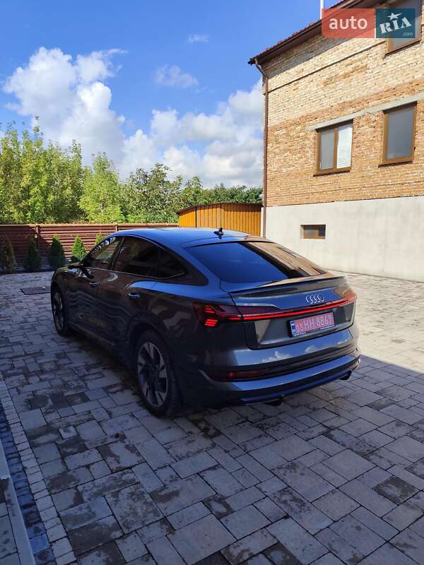 Позашляховик / Кросовер Audi e-tron 2021 в Радехові