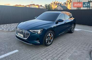 Внедорожник / Кроссовер Audi e-tron 2019 в 