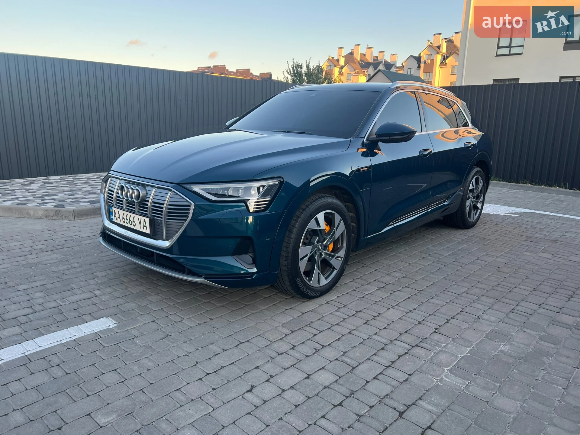 2019 Audi e-tron - фото 1