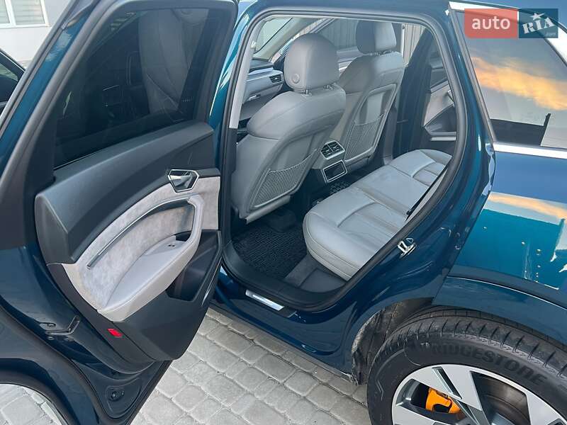 Внедорожник / Кроссовер Audi e-tron 2019 в Софиевской Борщаговке фото 25 Внедорожник / Кроссовер Audi e-tron 2019 в Софиевской Борщаговке