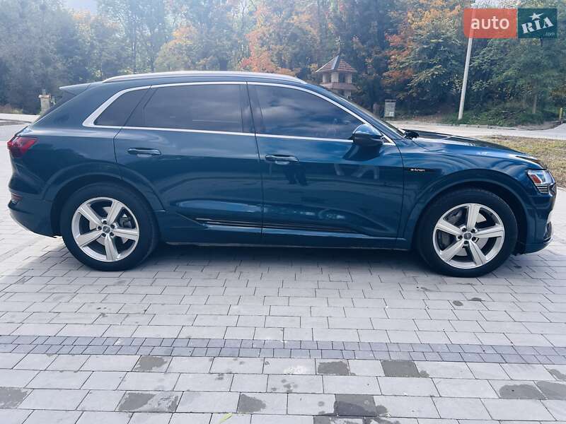 Внедорожник / Кроссовер Audi e-tron 2019 в Львове