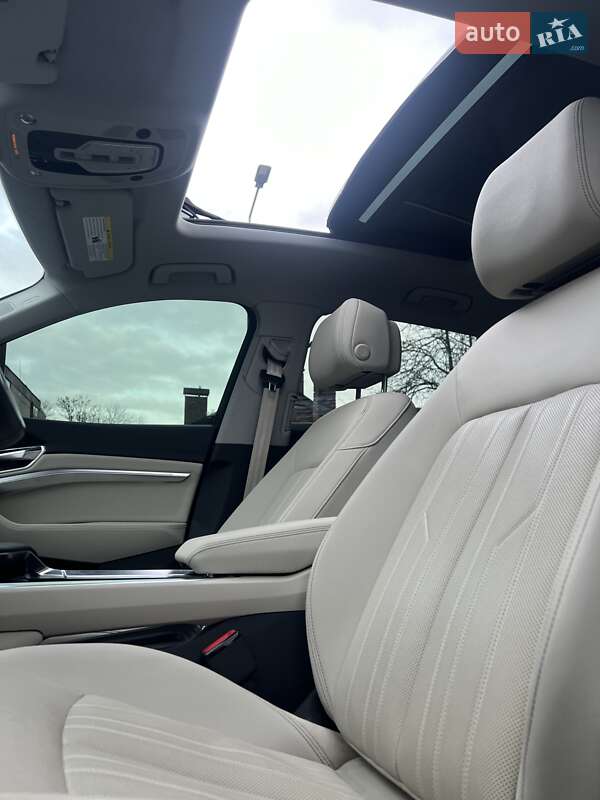 Внедорожник / Кроссовер Audi e-tron 2019 в Львове