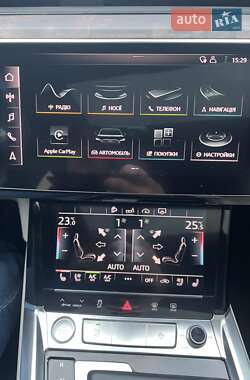 Позашляховик / Кросовер Audi e-tron 2019 в 