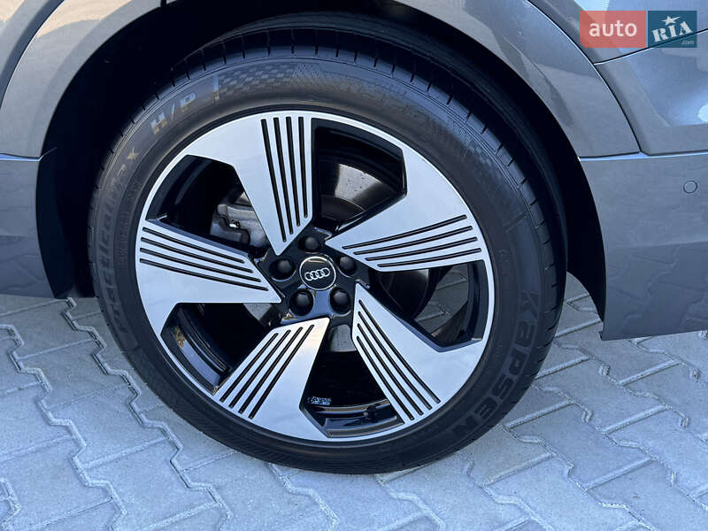 Позашляховик / Кросовер Audi e-tron 2020 в Мукачевому