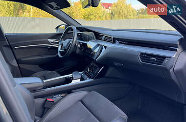 Позашляховик / Кросовер Audi e-tron 2020 в 