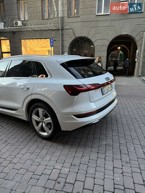 Внедорожник / Кроссовер Audi e-tron 2019 в Киеве