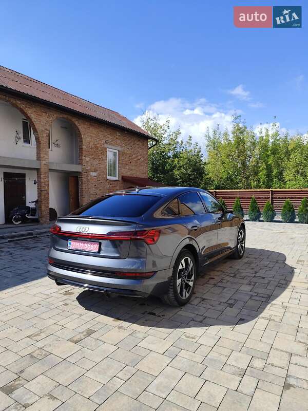 Позашляховик / Кросовер Audi e-tron 2021 в Радехові