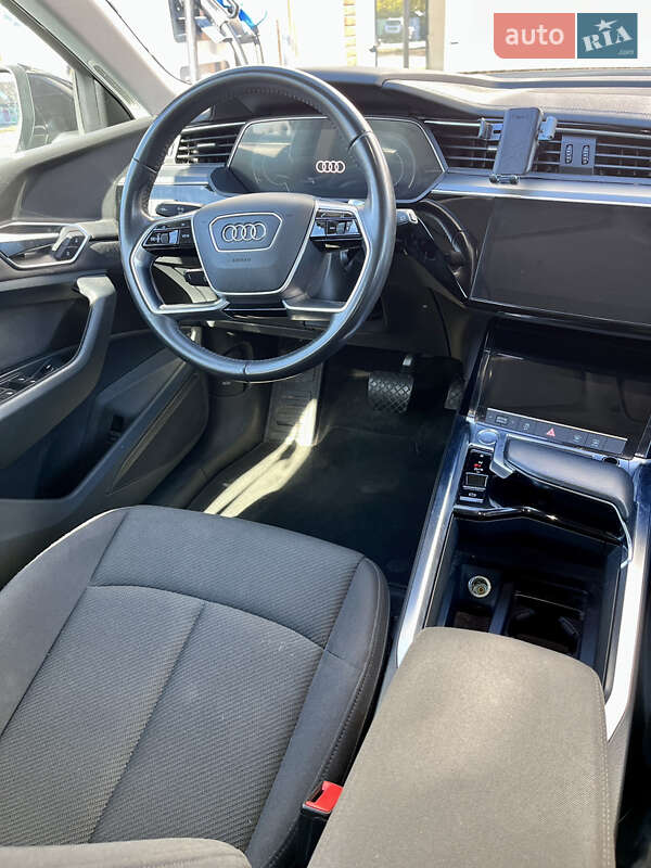 Внедорожник / Кроссовер Audi e-tron 2020 в Киеве