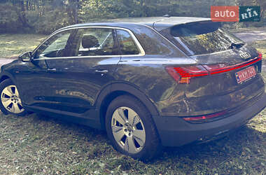 Позашляховик / Кросовер Audi e-tron 2020 в 