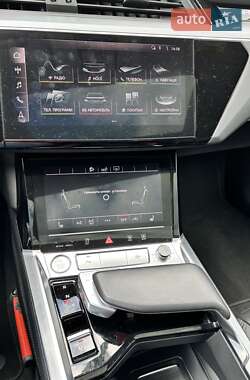 Внедорожник / Кроссовер Audi e-tron 2019 в 