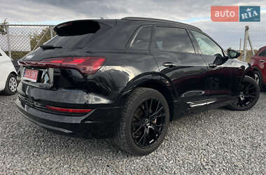 Внедорожник / Кроссовер Audi e-tron 2021 в 