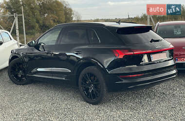 Внедорожник / Кроссовер Audi e-tron 2021 в 