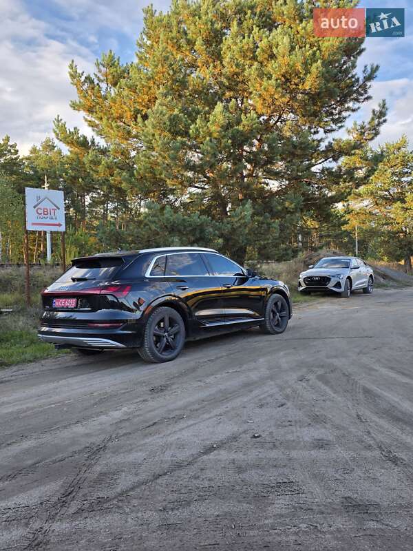 Внедорожник / Кроссовер Audi e-tron 2021 в Сарнах