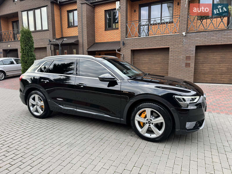 Позашляховик / Кросовер Audi e-tron 2023 в Хмельницькому