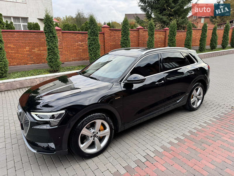 Позашляховик / Кросовер Audi e-tron 2023 в Хмельницькому