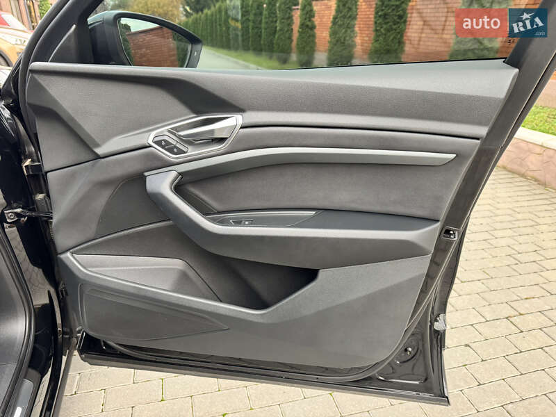 Позашляховик / Кросовер Audi e-tron 2023 в Хмельницькому