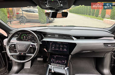 Позашляховик / Кросовер Audi e-tron 2023 в  фото 36 Позашляховик / Кросовер Audi e-tron 2023 в