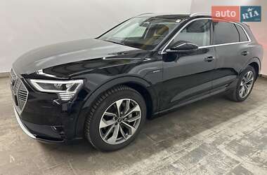 Позашляховик / Кросовер Audi e-tron 2022 в 