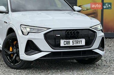 Позашляховик / Кросовер Audi e-tron 2021 в 