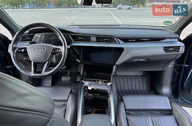 Позашляховик / Кросовер Audi e-tron 2020 в 