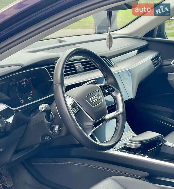Позашляховик / Кросовер Audi e-tron 2021 в Києві