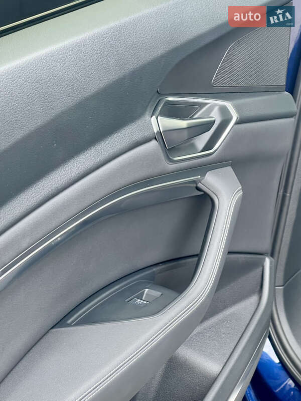 Позашляховик / Кросовер Audi e-tron 2021 в Києві