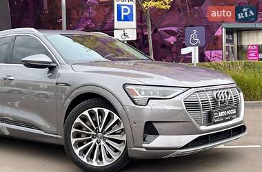 Внедорожник / Кроссовер Audi e-tron 2019 в 