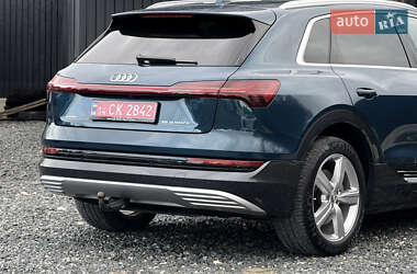 Позашляховик / Кросовер Audi e-tron 2019 в 