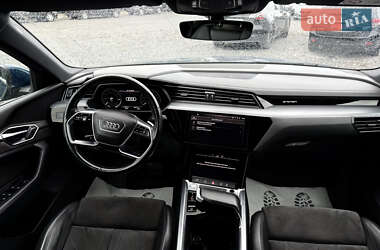 Позашляховик / Кросовер Audi e-tron 2019 в 