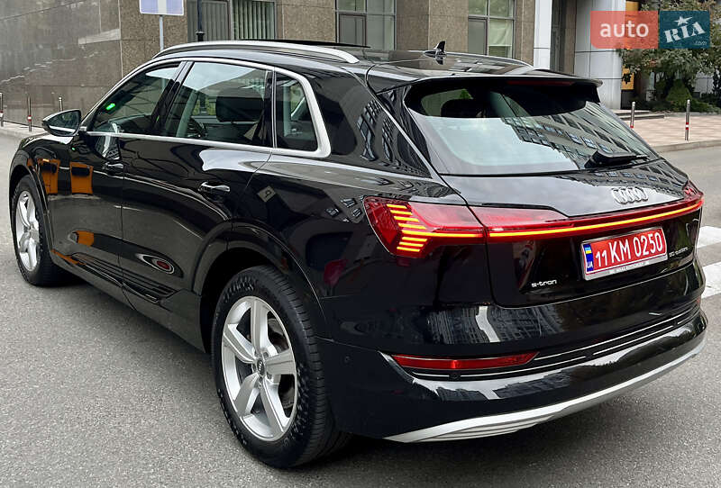 Позашляховик / Кросовер Audi e-tron 2019 в Києві
