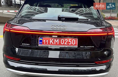 Позашляховик / Кросовер Audi e-tron 2019 в 