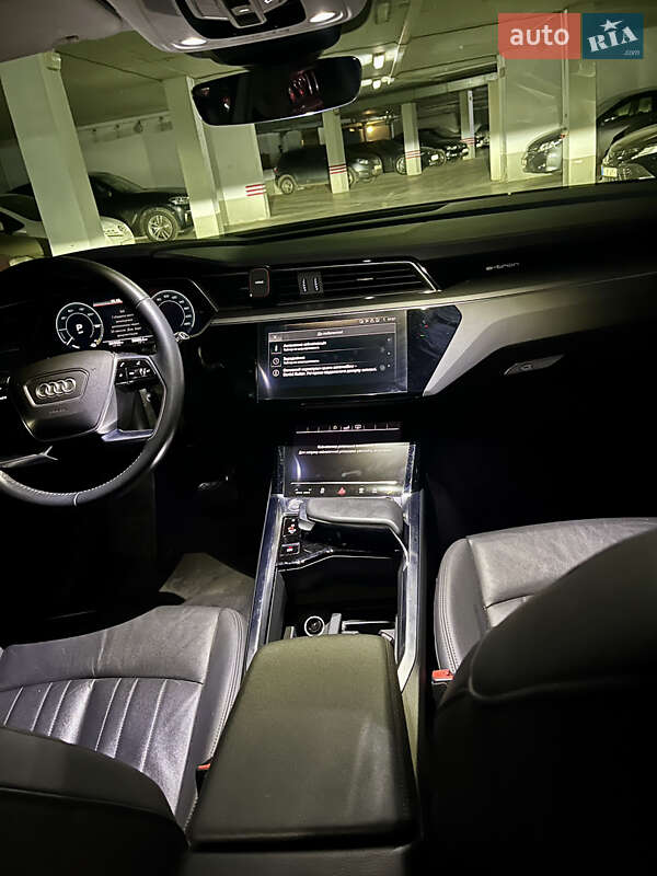 Позашляховик / Кросовер Audi e-tron 2019 в Києві