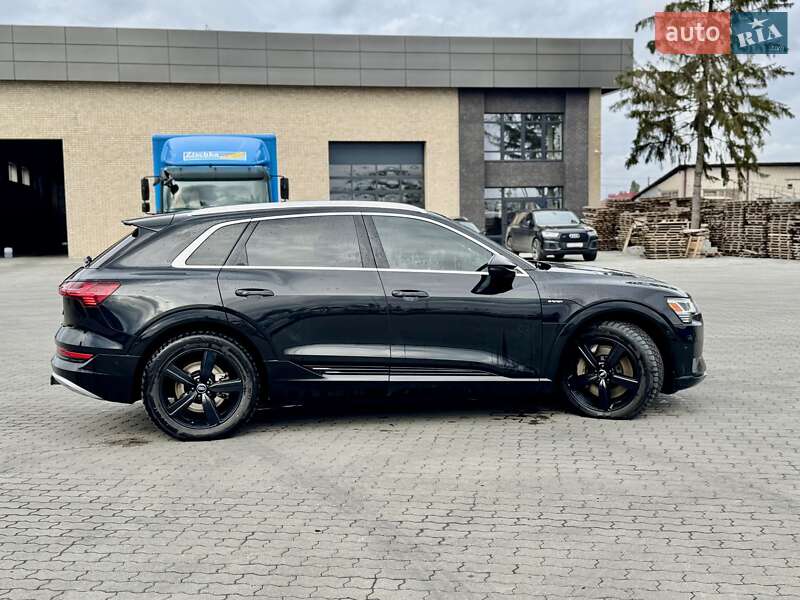 Внедорожник / Кроссовер Audi e-tron 2019 в Сарнах