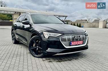Позашляховик / Кросовер Audi e-tron 2019 в  фото 13 Позашляховик / Кросовер Audi e-tron 2019 в