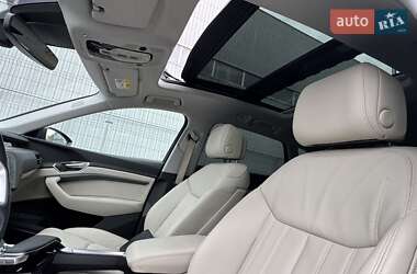 Позашляховик / Кросовер Audi e-tron 2020 в 