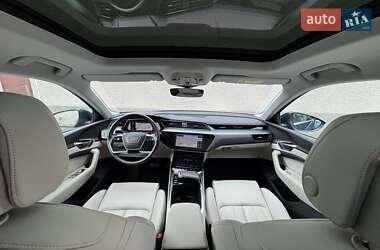 Позашляховик / Кросовер Audi e-tron 2020 в 