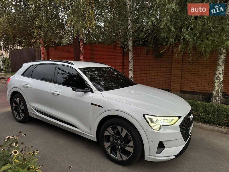 Внедорожник / Кроссовер Audi e-tron 2019 в Днепре фото 3 Внедорожник / Кроссовер Audi e-tron 2019 в Днепре