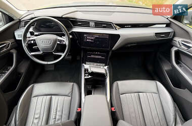 Внедорожник / Кроссовер Audi e-tron 2020 в 