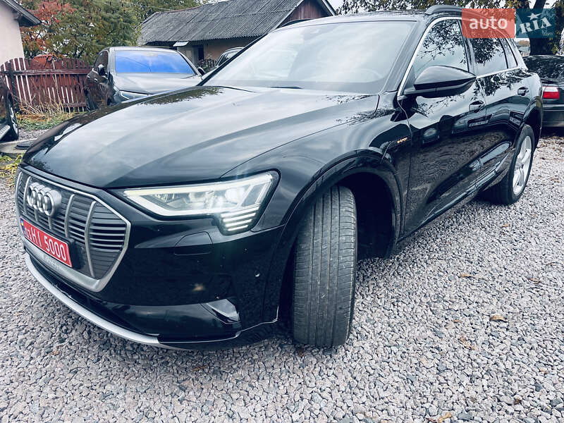 Позашляховик / Кросовер Audi e-tron 2019 в Бродах