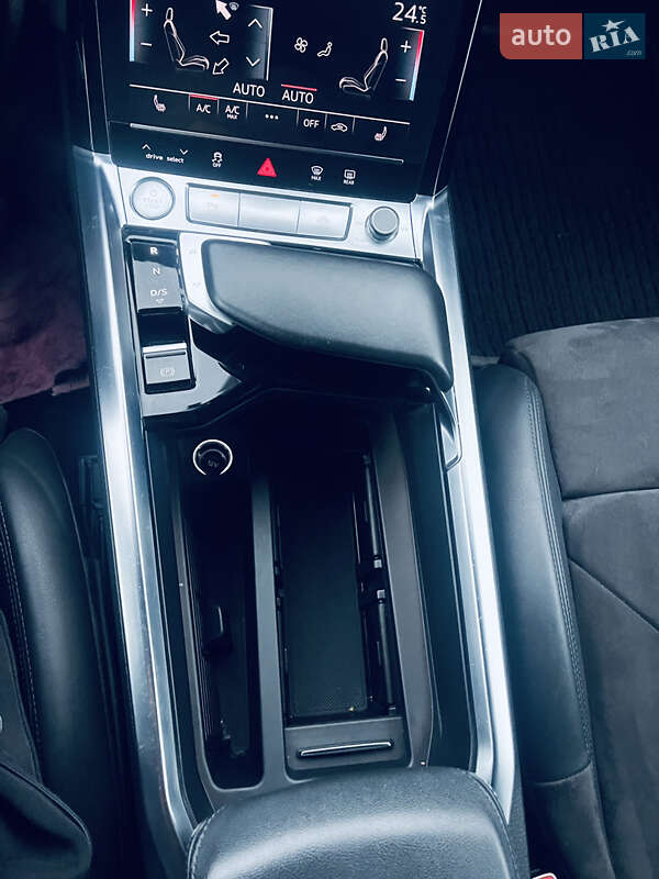 Позашляховик / Кросовер Audi e-tron 2019 в Бродах