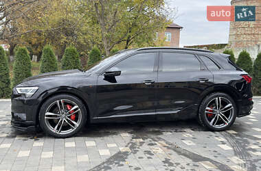 Позашляховик / Кросовер Audi e-tron 2020 в 